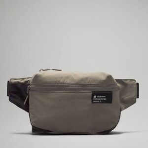 NWT Lululemon | Clean Lines Belt Bag 2L | Green Sage